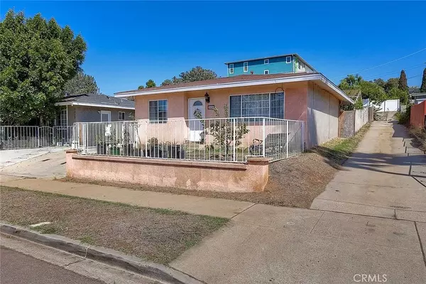 1909 E Ave, National City, CA 91950-5715