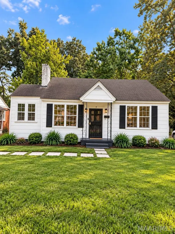 7 COURTLAND DR