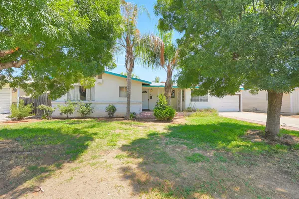 666 N Pepper Street, Woodlake, CA 93286