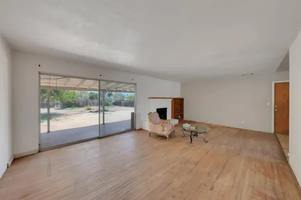 666 N Pepper Street, Woodlake, CA 93286