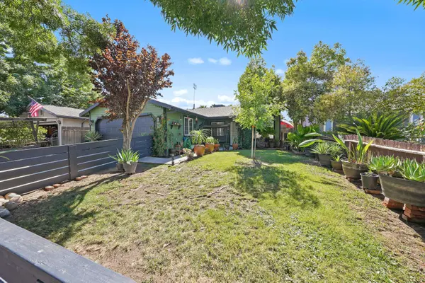 1271 Deer Creek Street, Tulare, CA 93274