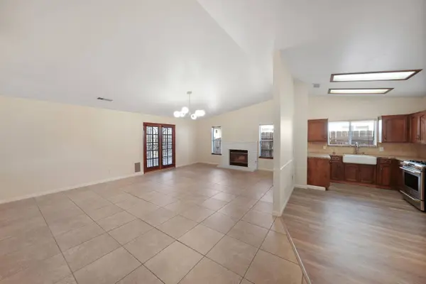 4614 W Howard Avenue, Visalia, CA 93277