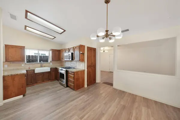 4614 W Howard Avenue, Visalia, CA 93277