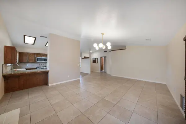 4614 W Howard Avenue, Visalia, CA 93277