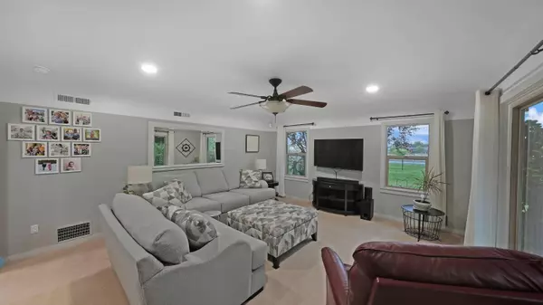 651 S Cornucopia Road, Exeter, CA 93221
