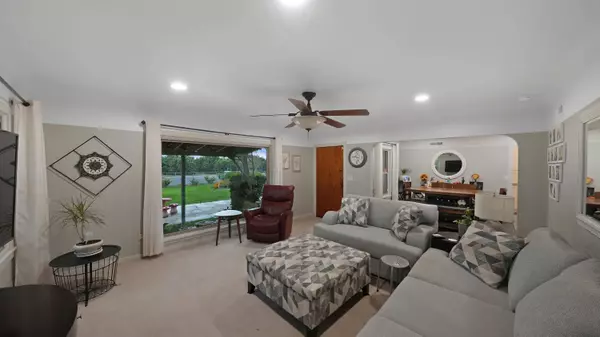 651 S Cornucopia Road, Exeter, CA 93221