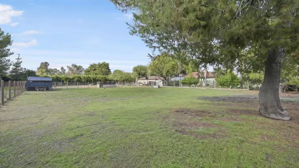 651 S Cornucopia Road, Exeter, CA 93221