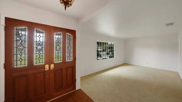 2113 E Paradise Avenue, Visalia, CA 93292