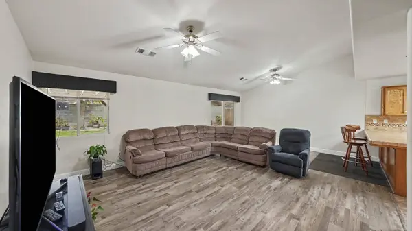 250 W Loyola Avenue, Visalia, CA 93277