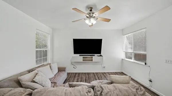 711 W Anissa Street, Farmersville, CA 93223