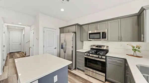 1007 W Payson Avenue, Visalia, CA 93291