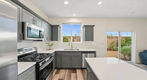 1007 W Payson Avenue, Visalia, CA 93291