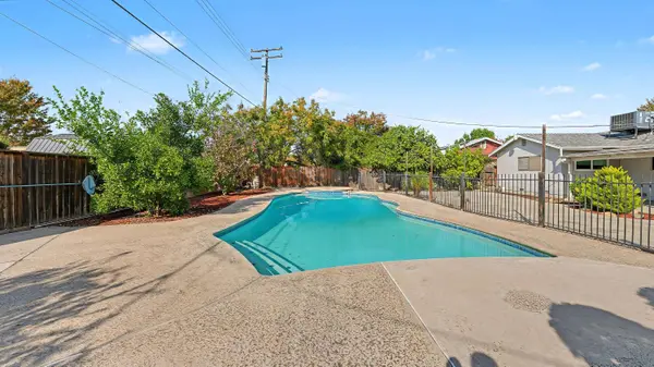 2227 S Terrace Street, Visalia, CA 93277