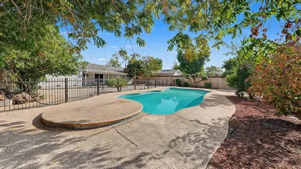 2227 S Terrace Street, Visalia, CA 93277