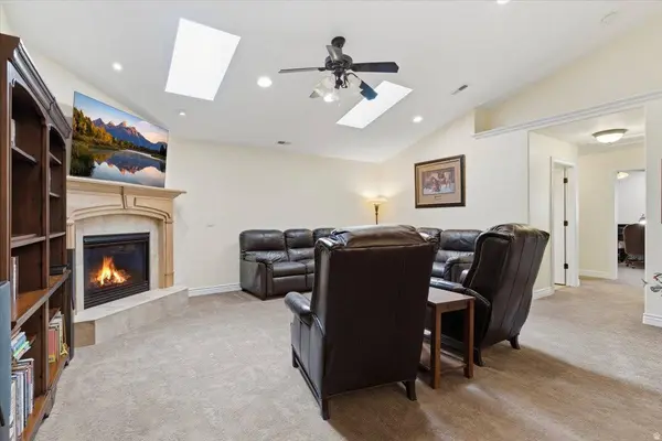 2184 W ASHWOOD RD N, Kaysville, UT 84037