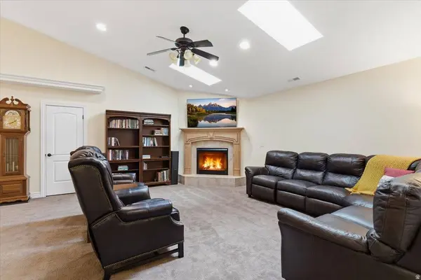 2184 W ASHWOOD RD N, Kaysville, UT 84037