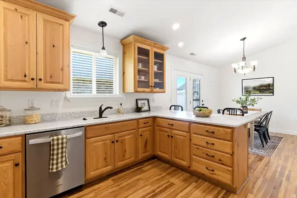 250 BRYCE DR, Kaysville, UT 84037