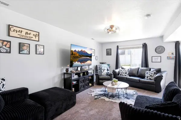 652 W 800 N ##67, Clinton, UT 84015