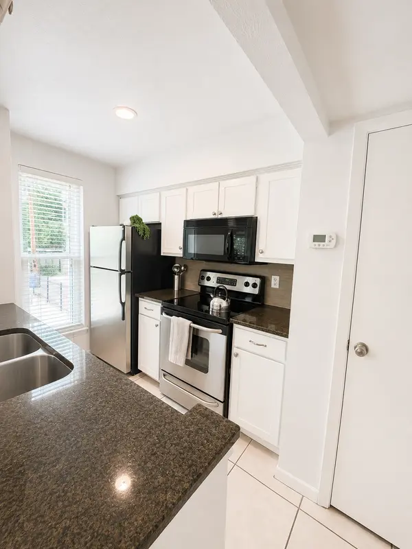 4020 Holland Ave #213, Dallas, TX 75219-3840
