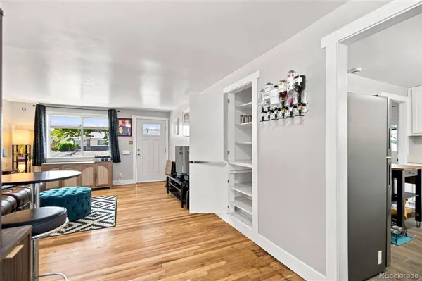 812 Geneva ST, Aurora, CO 80010