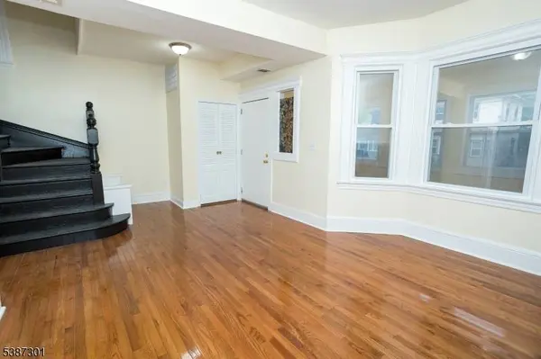 81 W End Ave, Newark City, NJ 07106
