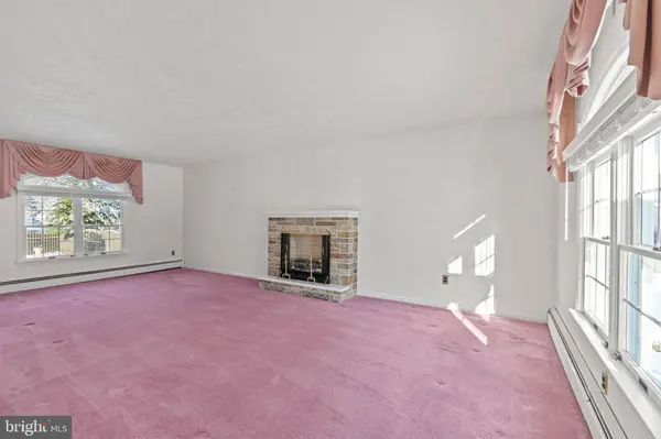 31 COLD SPRING RD, Hamilton, NJ 08619