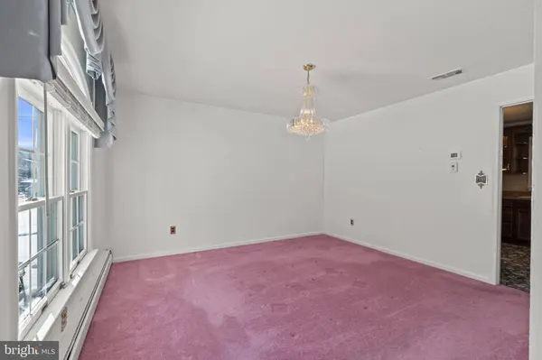 31 COLD SPRING RD, Hamilton, NJ 08619