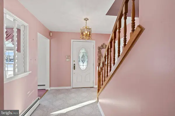 31 COLD SPRING RD, Hamilton, NJ 08619