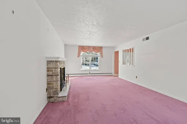 31 COLD SPRING RD, Hamilton, NJ 08619