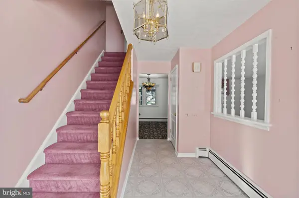 31 COLD SPRING RD, Hamilton, NJ 08619