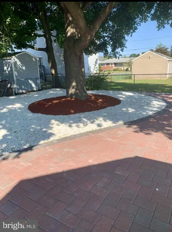 210 KUSER RD, Hamilton, NJ 08619