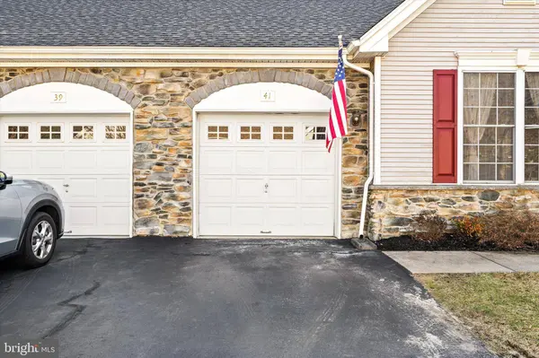 41 BURHOLME DR, Hamilton, NJ 08691