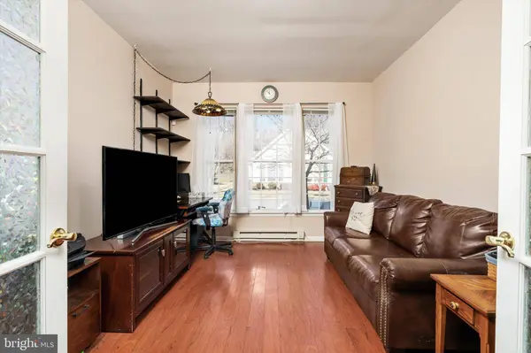 41 BURHOLME DR, Hamilton, NJ 08691