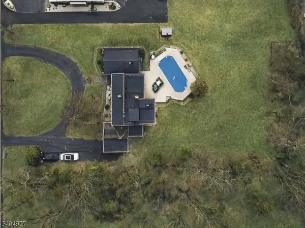 402 Main St, Manalapan Twp., NJ 07726