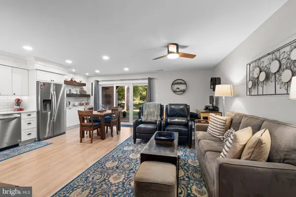 54 SUMMIT CT, Marlton, NJ 08053