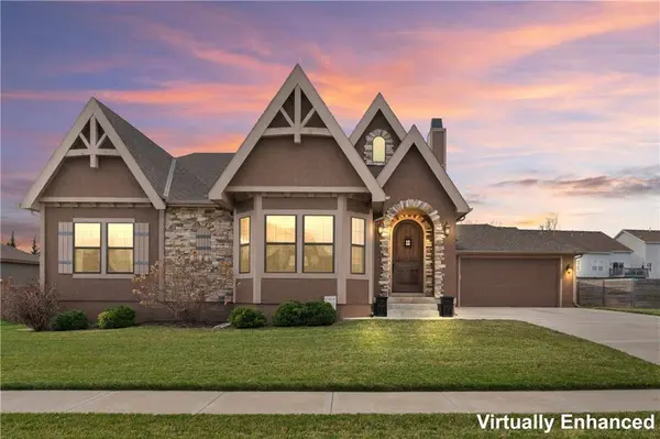 1209 SW Arborcrest DR, Lee's Summit, MO 64082