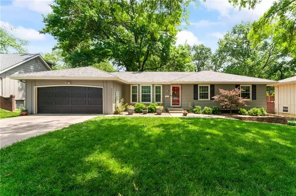 5421 Queal DR, Shawnee, KS 66203