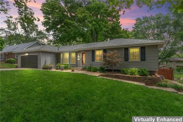 5421 Queal DR, Shawnee, KS 66203