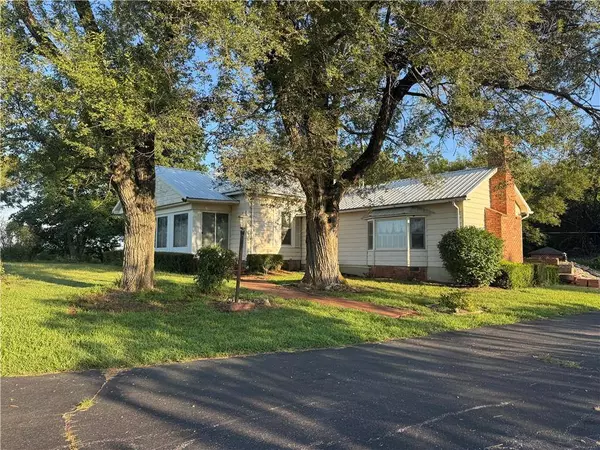 81 Southeast 500th RD, Clinton, MO 64735