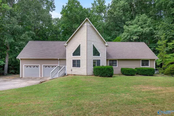 1136 Shoal Creek Road, Decatur, AL 35603