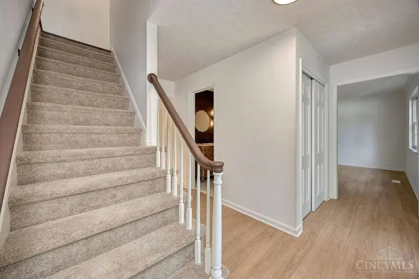 7764 Rolling Meadows Dr, West Chester, OH 45069