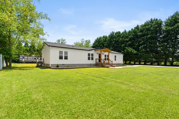 345 Broken Chimney Rd, Inman, SC 29349-4306