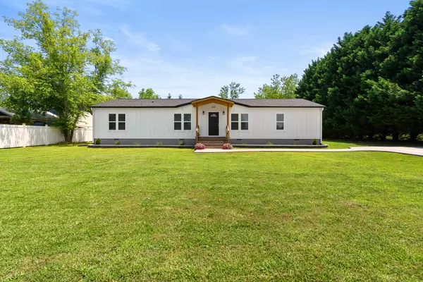 345 Broken Chimney Rd, Inman, SC 29349-4306