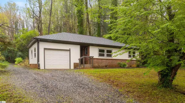 2694 W Lakeshore Drive, Landrum, SC 29356