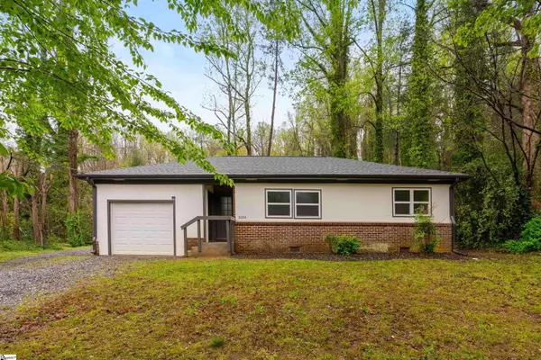 2694 W Lakeshore Drive, Landrum, SC 29356