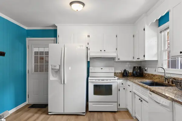 225 E Powers Drive, Easley, SC 29640