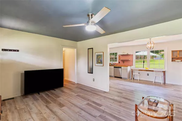 381 Mountain View ST, Forest City, NC 28043