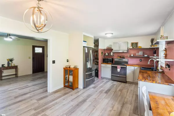 381 Mountain View Street, Forest City, NC 28043