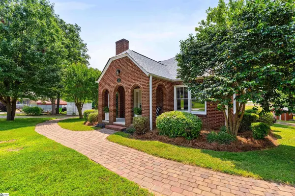 1302 E Rutherford Street, Landrum, SC 29356
