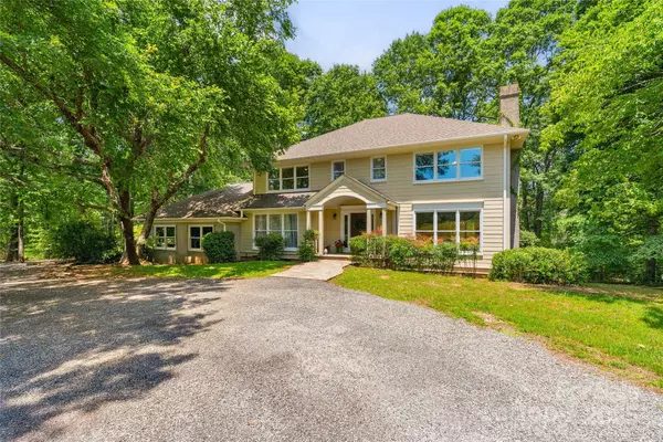 310 Southwood LN, Columbus, NC 28722